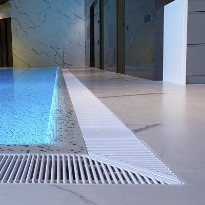 Монтаж и укладка переливной решетки